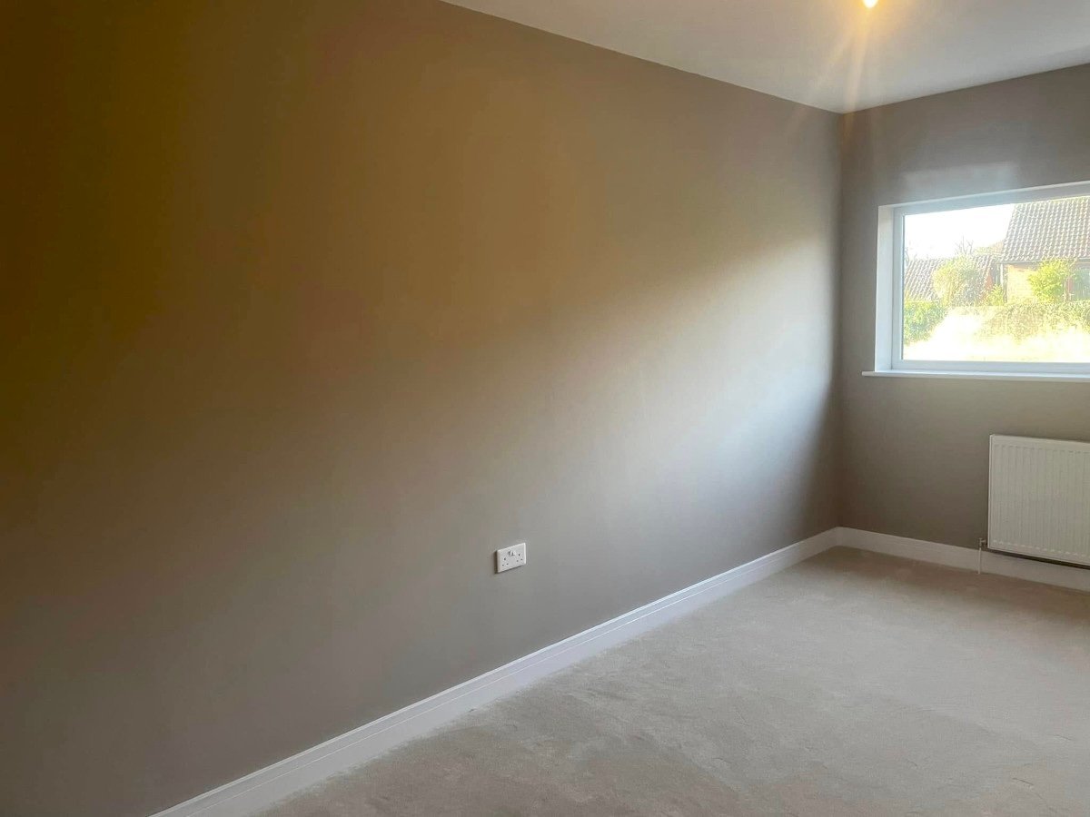 bedroom cream painted walls textured wallpaper newport orchid decor